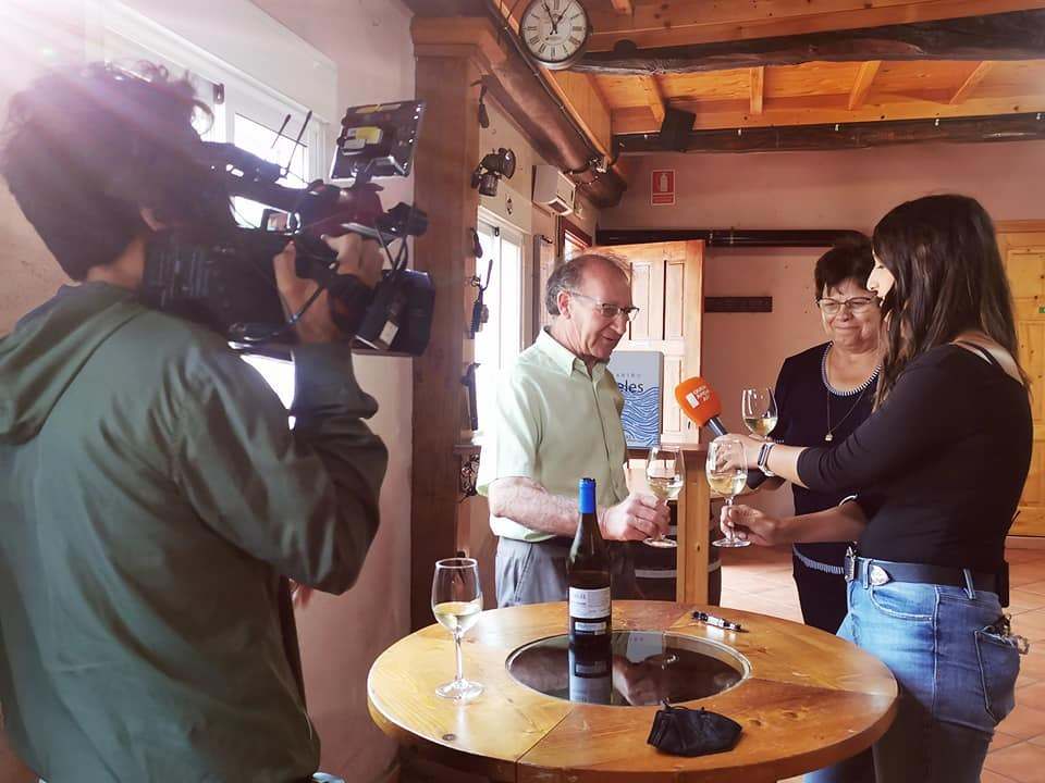 Entrevista para televisión en la bodega
